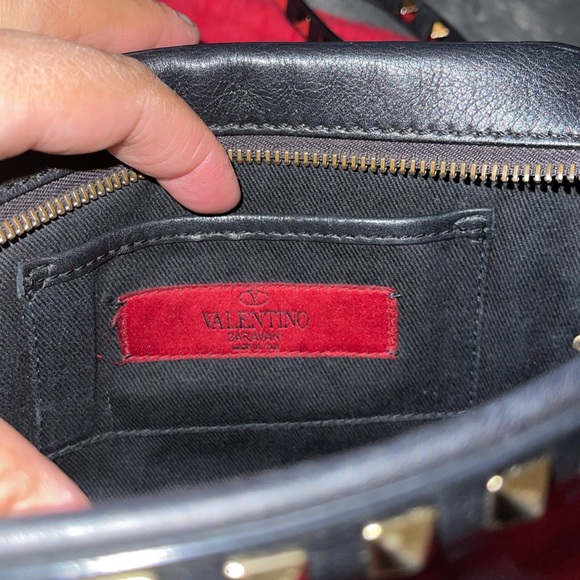 Preload Valentino, black n gold spike Crossbody excellent condition 7”X 5”. - Picture 7 of 12